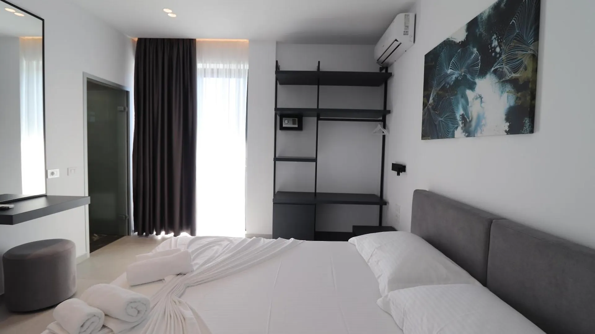 Adele Hotel Ksamil 4*,