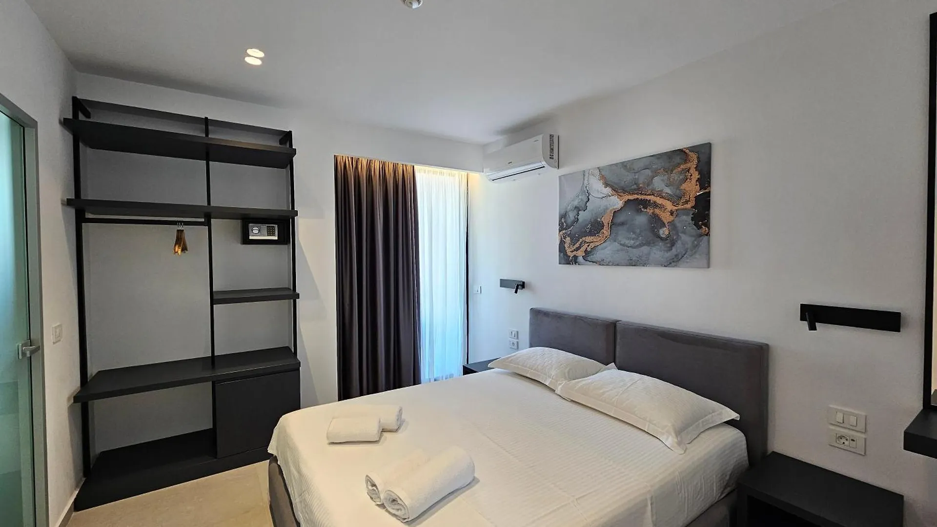 Adele Hotel קסאמיל 4*,  אלבניה