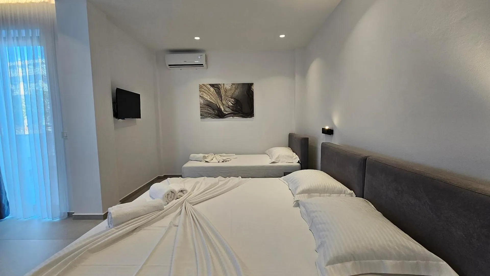 Adele Hotel Ksamil 4*,
